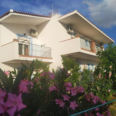 Seaview Saravari Studios Agios Alexandros エクステリア 写真